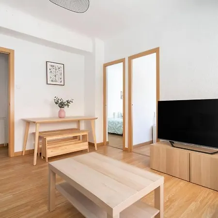 Lovely 3-bedroom With Balcony Daire *