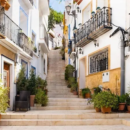 Lovely 3-bedroom With Balcony Alicante
