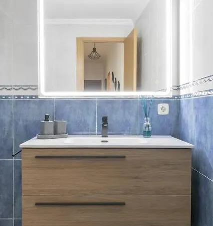 Lovely 3-bedroom With Balcony *