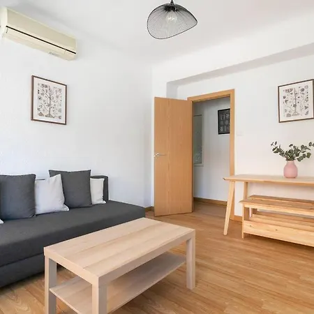 Lovely 3-bedroom With Balcony *