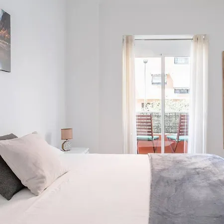 Daire Lovely 3-bedroom With Balcony Alicante